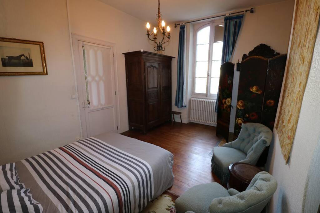 Ancien Presbytere Au Coeur Du Village Mauvezin  Eksteriør bilde