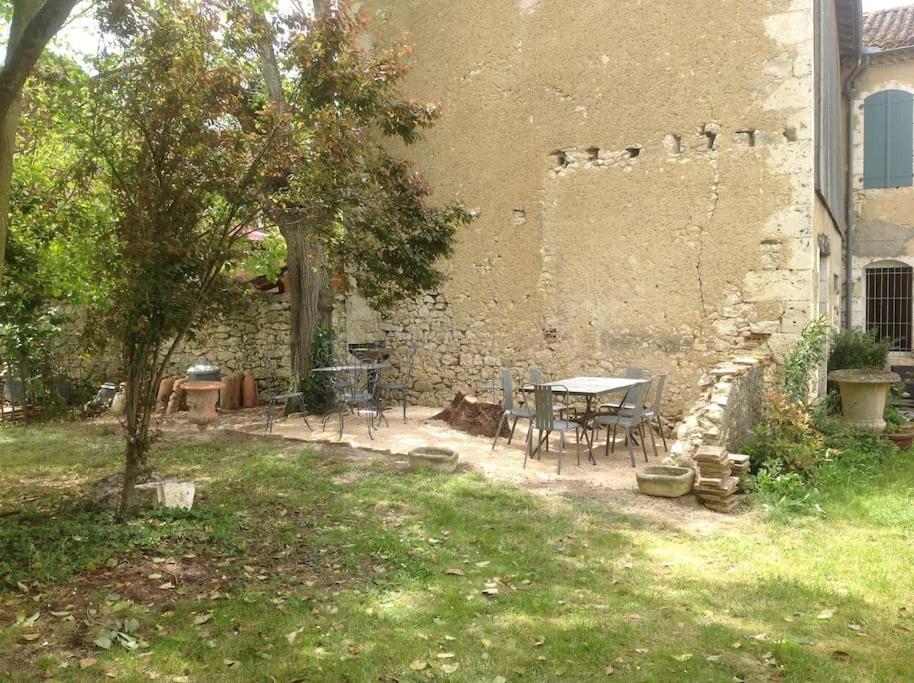 Ancien Presbytere Au Coeur Du Village Mauvezin  Eksteriør bilde